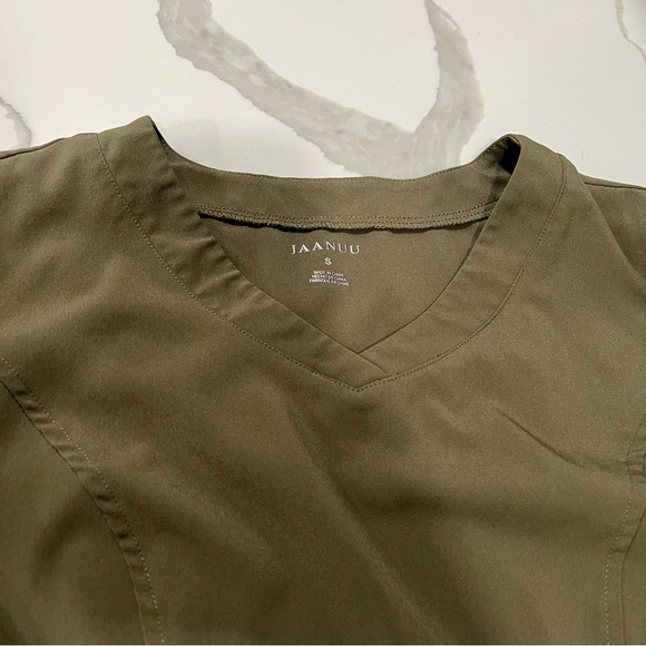 Jaanuu Olive‎ Green Women's Top size small hospital scrub top - Picture 8 of 13